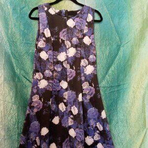 Cynthia Rowley Purple and White floral dress in a size 6.